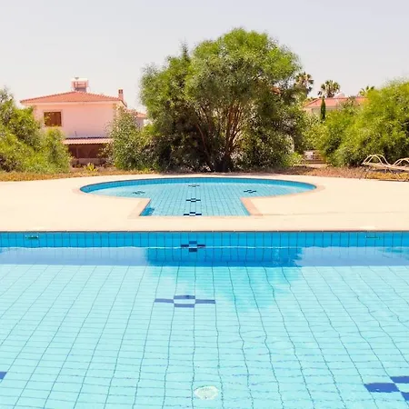 Nissi 3 View 2 Bedroom شقة