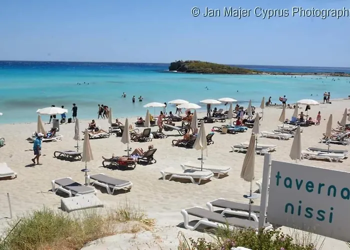 アパート Nissi 3 View 2 Bedroom *