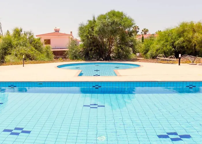 Nissi 3 View 2 Bedroom アパート