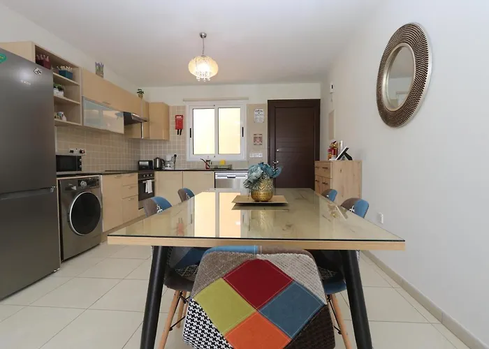 アパート Nissi 3 View 2 Bedroom *