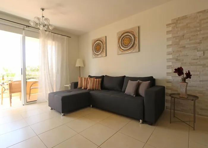 Nissi 3 View 2 Bedroom アパート アヤナパ